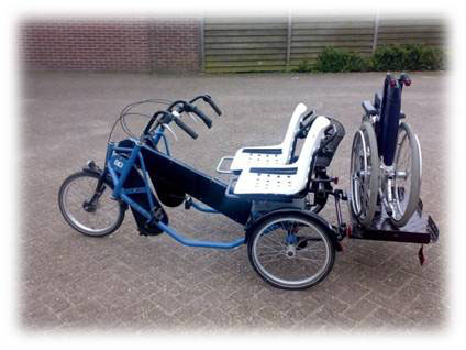 Stabag rolstoelfiets met vijf versnellingen en elektrische ondersteuning.